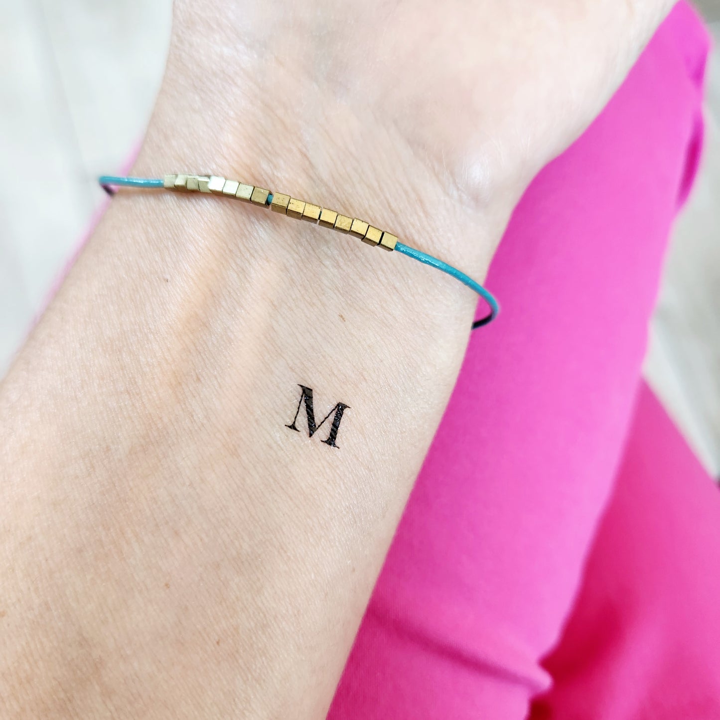 lettre M tatouage temporaire (set de 12)