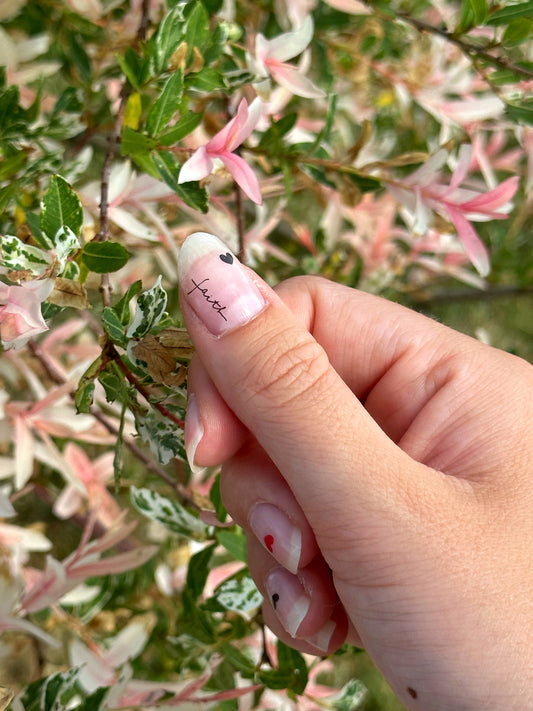 tatouages autocollants pour ongles de croix et du mot faith
