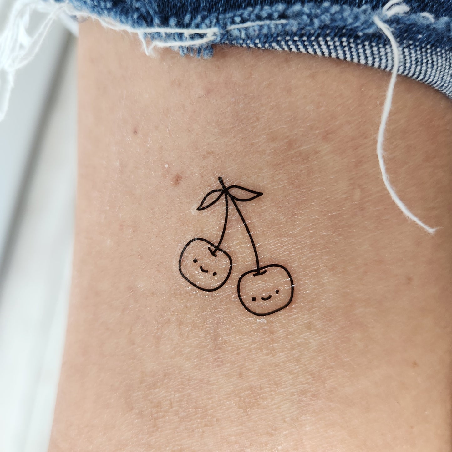 tatouage temporaire cerise kawaï (lot de 4)