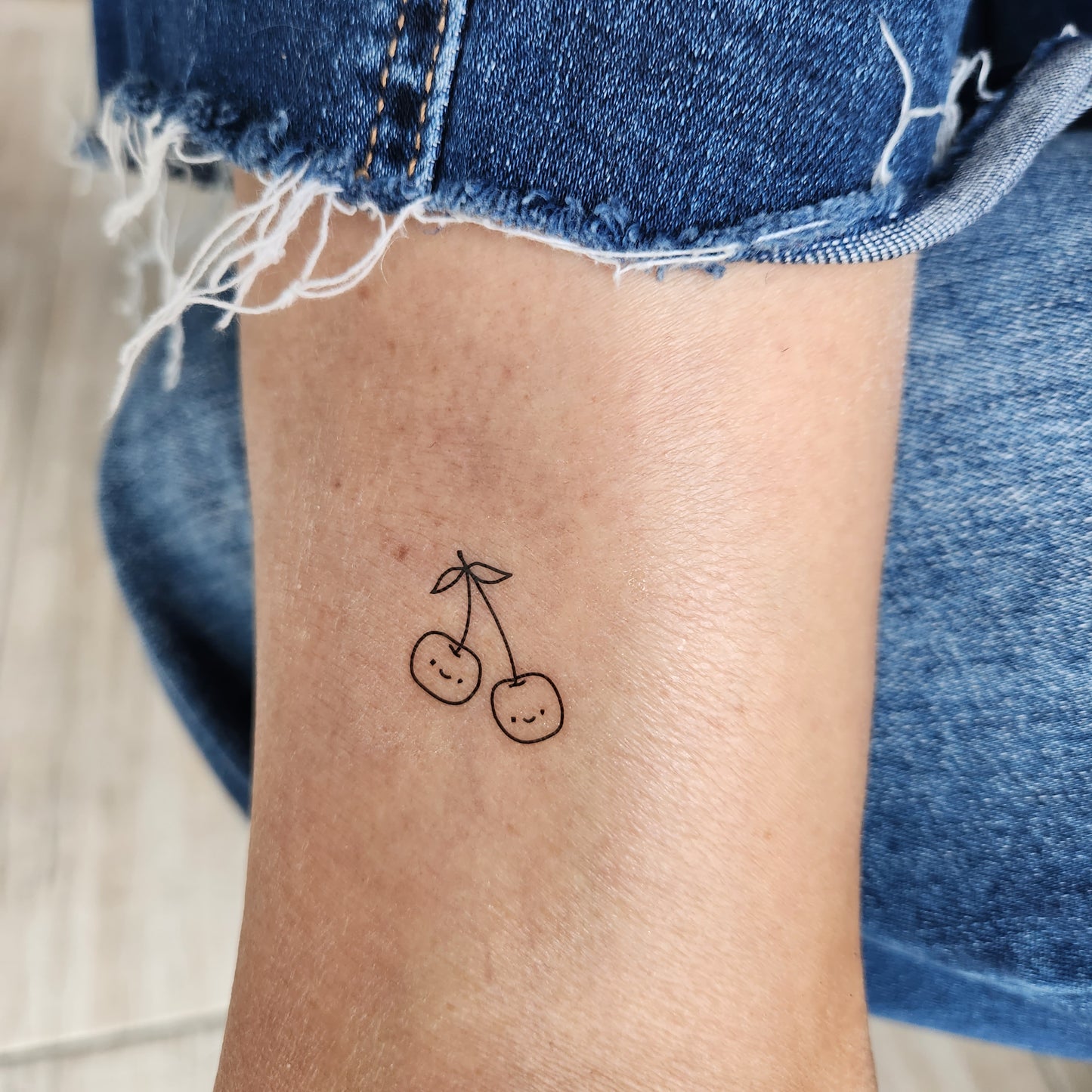 tatouage temporaire cerise kawaï (lot de 4)