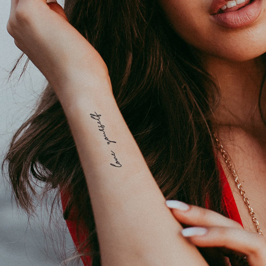 tatouage temporaire love yourself (lot de 2)