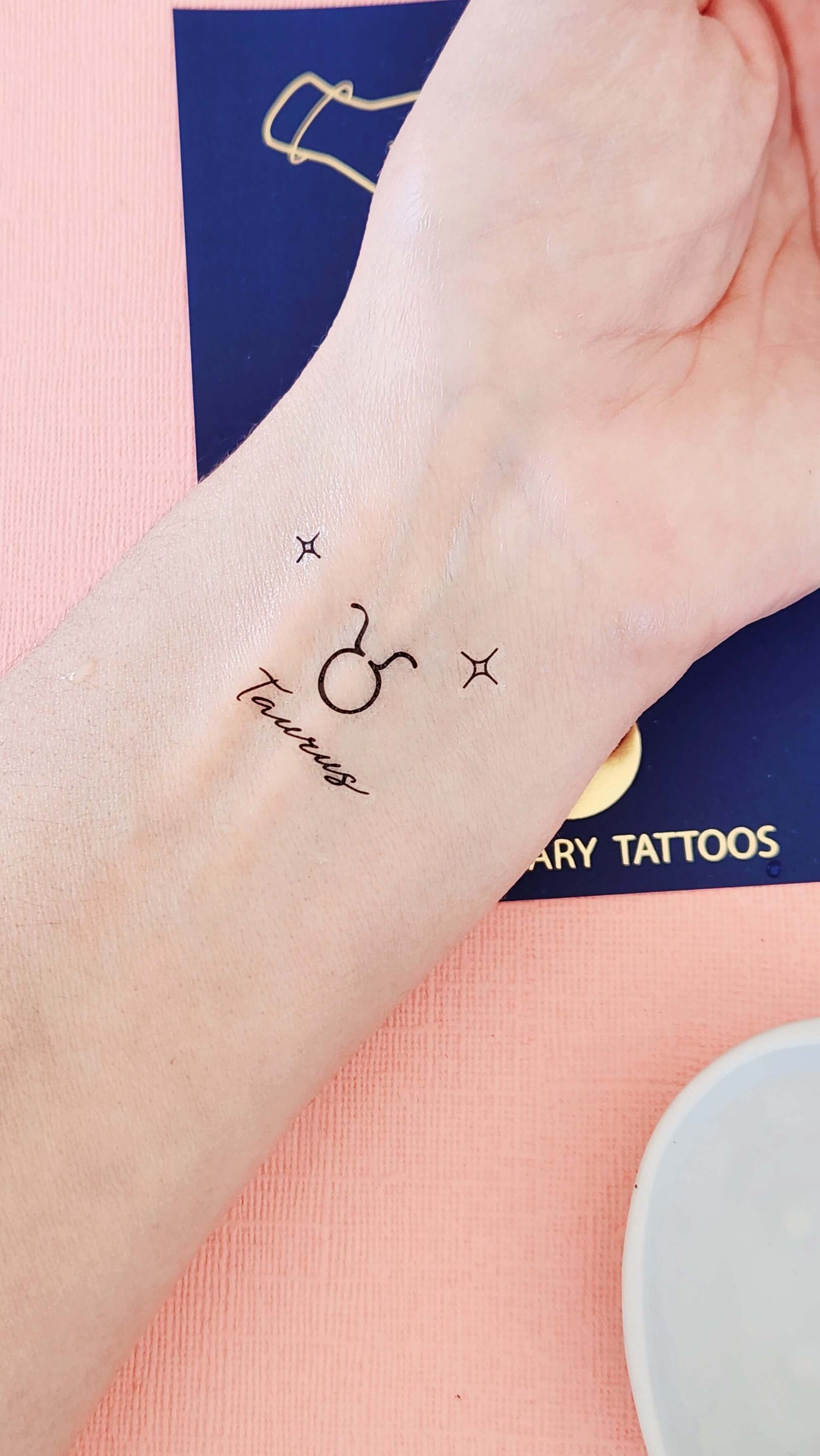 tatouage éphémère signe zodiacal Taureau (set de 4)