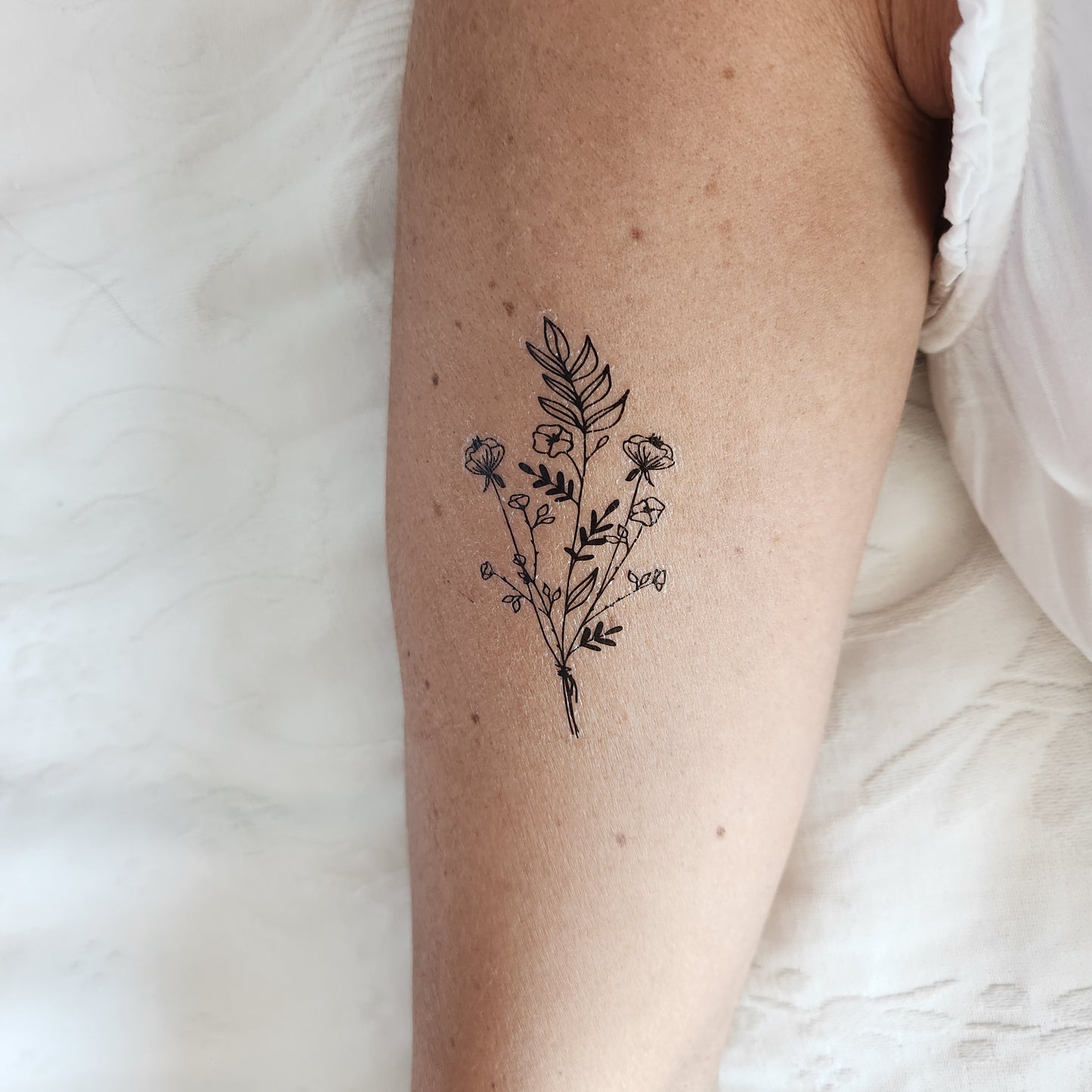 bouquet fleurs sauvages tatouage temporaire