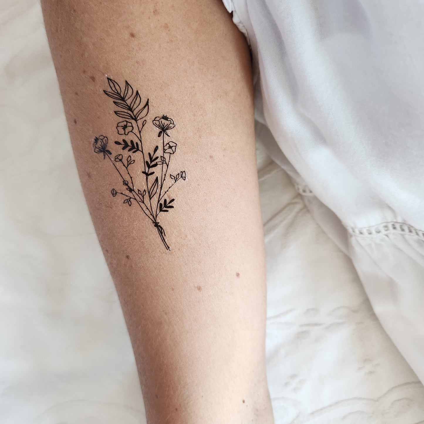 bouquet fleurs sauvages tatouage temporaire