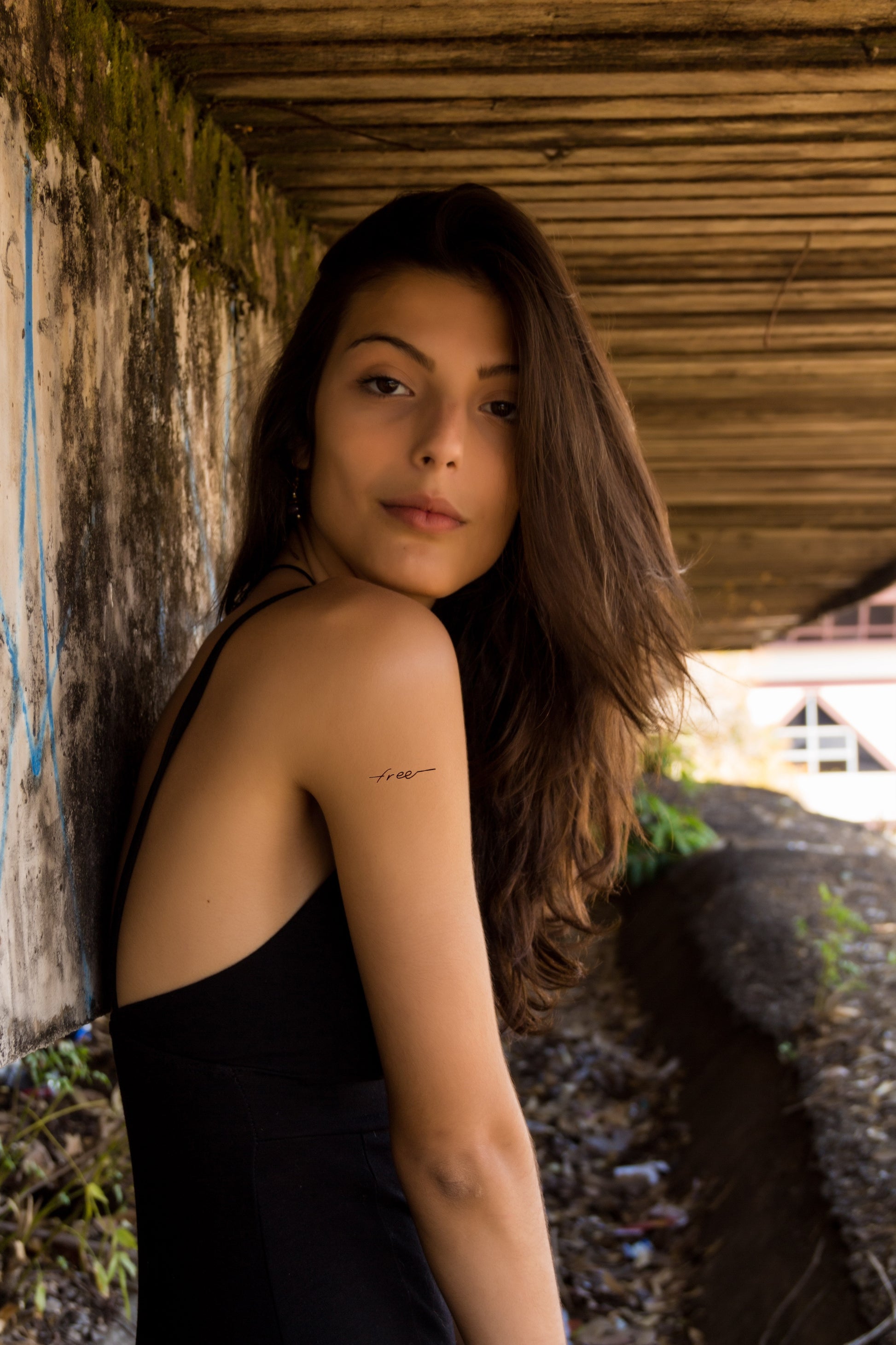 Petit tatouage temporaire du mot free (lot de 5) - encredelicate