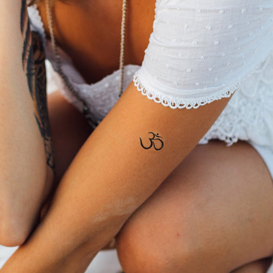Tatouage temporaire du symbole boudhiste Om (lot de 6) - encredelicate