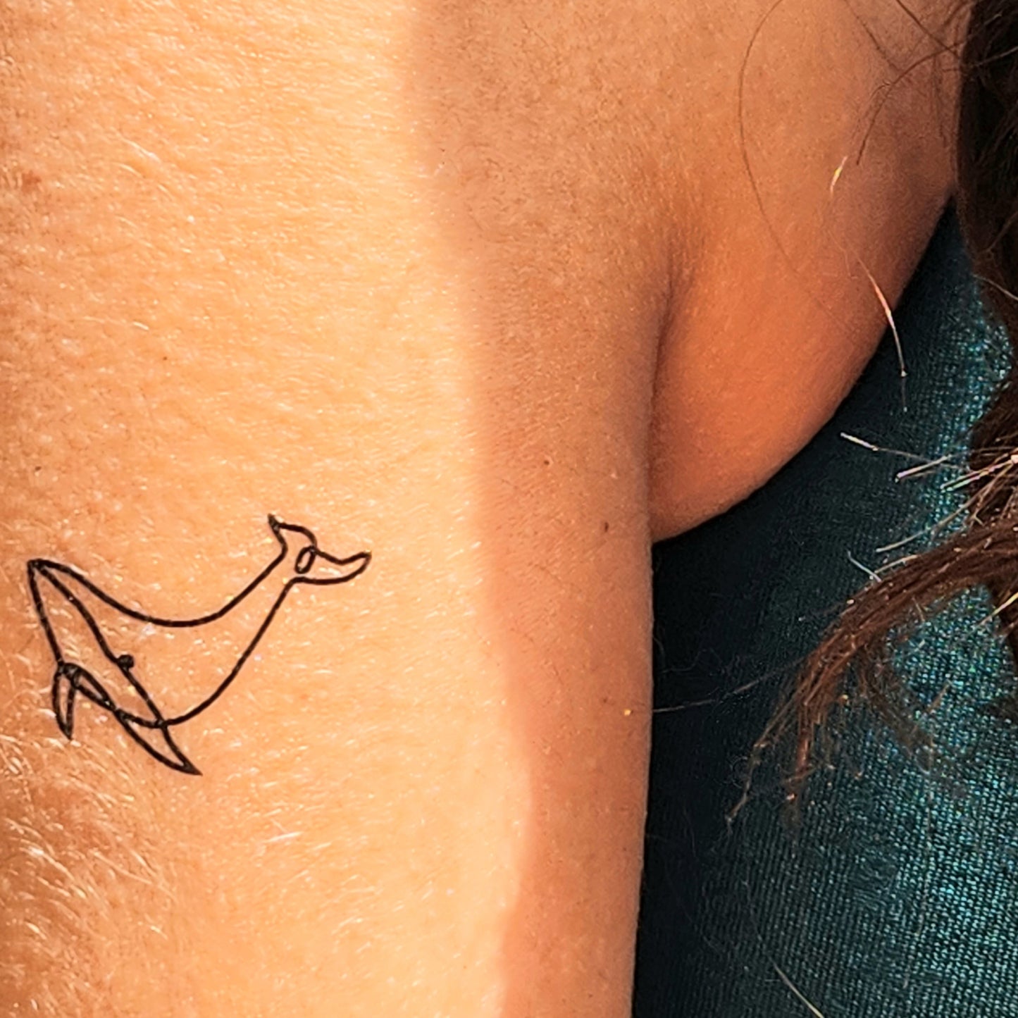 tatuaje temporal de ballena minimalista (juego de 6)