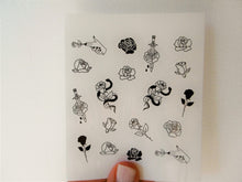 Charger l&#39;image dans la galerie, mini tatouages temporaires roses, serpent et poignard