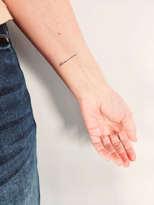 tatouage temporaire mot karma (set de 4)