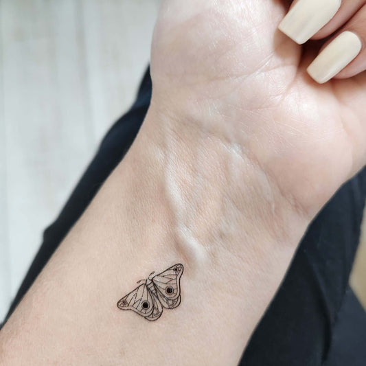 tatouage éphémère de papillon de nuit (set de 4)