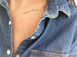 tatouage temporaire Carpe diem qui signifie profites du jour (lot de 4)
