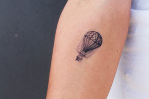 tatouage temporaire montgolfière vintage en noir (lot de 2) - encredelicate 